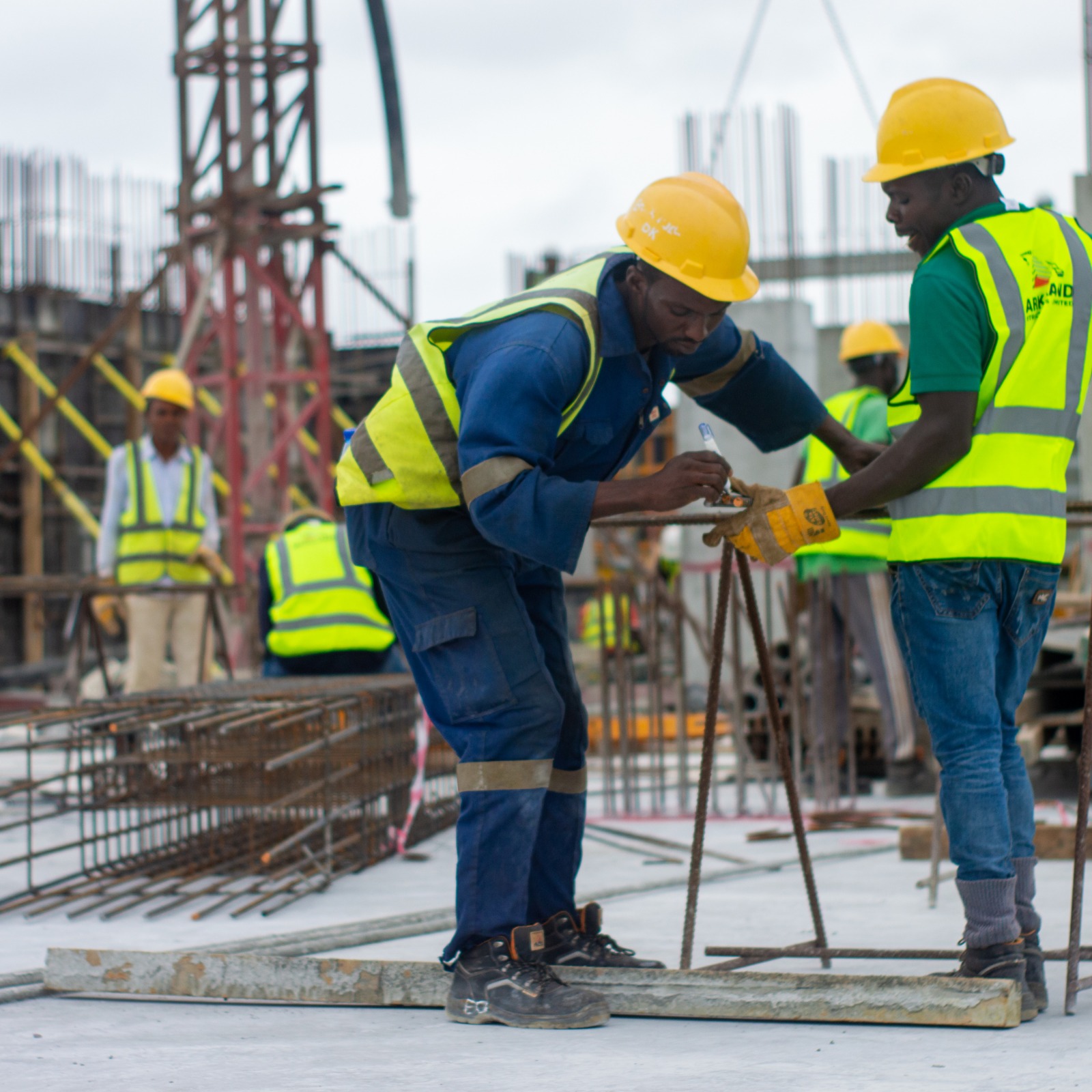 Secure your structural foundations with speed and precision using IronClad Industrial Rebar Tying Wire. Engineered for high flexibility and extreme tensile strength, this premium-grade annealed steel wire ensures tight, unbreakable knots when locking concrete reinforcement cages, mesh grids, and metal rebar joints together.