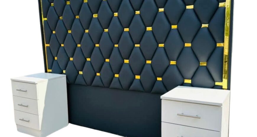Apne bedroom ko dijiye ek 5-star hotel jaisa look is Royal Tufted Headboard and Nightstand Set ke sath. Yeh luxury headboard deep tufted diamond pattern, golden accents, aur do matching white 3-drawer side tables ke sath aata hai, jo style aur storage ka ek perfect combination hai.